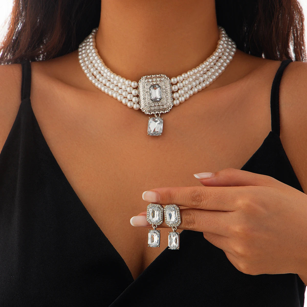 Collier à Double Couche et Boucles d'Oreilles en Perle